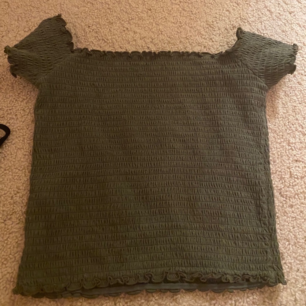 smocked olive green hollister crop top!